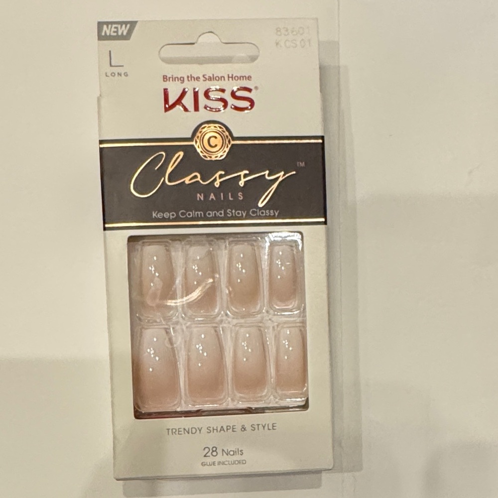 KISS Classy Press On Nails in Ombré Nude - Long Length